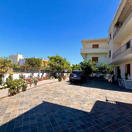 Garden A&x Penzion Vlorë