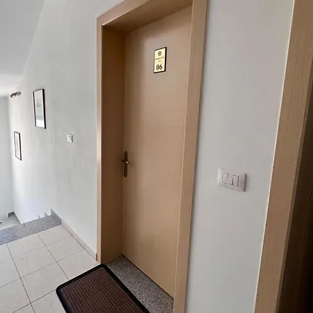 Garden A&x فلورا