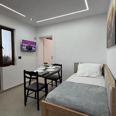 Garden A&x 3* Vlorë