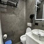 Garden A&x بيت ضيافة فلورا