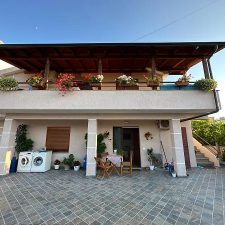 Garden A&x Guest house *