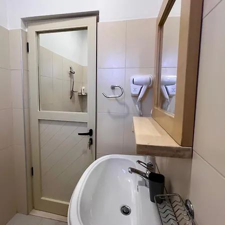 Garden A&x 게스트하우스 Vlorë