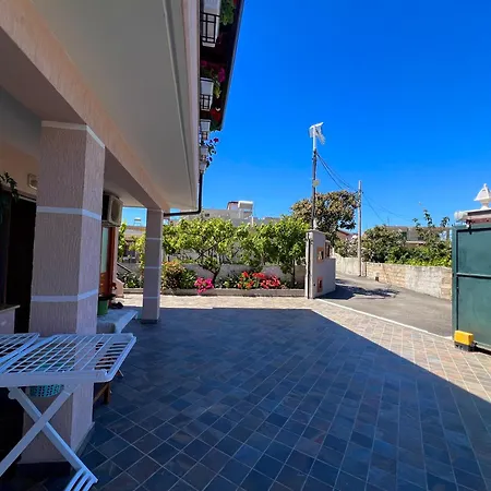Garden A&x בית הארחה 3*