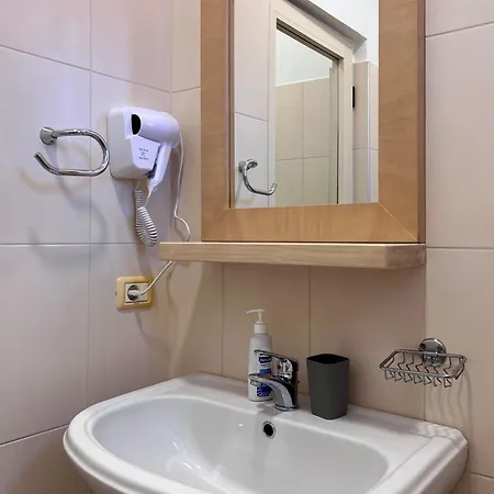 Garden A&x 게스트하우스 Vlorë