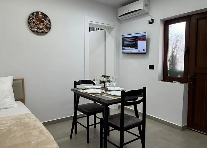 Garden A&x 3* Vlorë