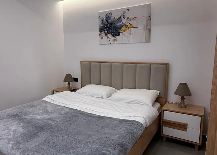 Garden A&x 3* Vlorë